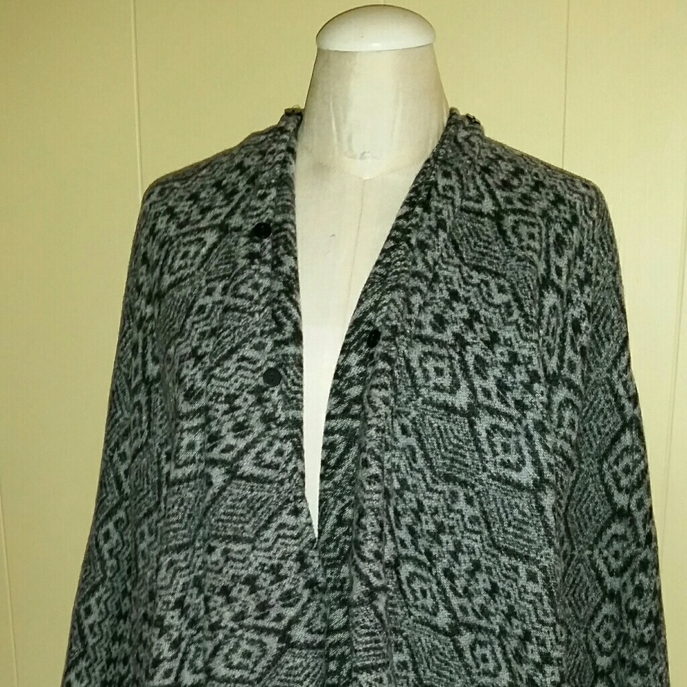 Ladie's  Shawl /Cape